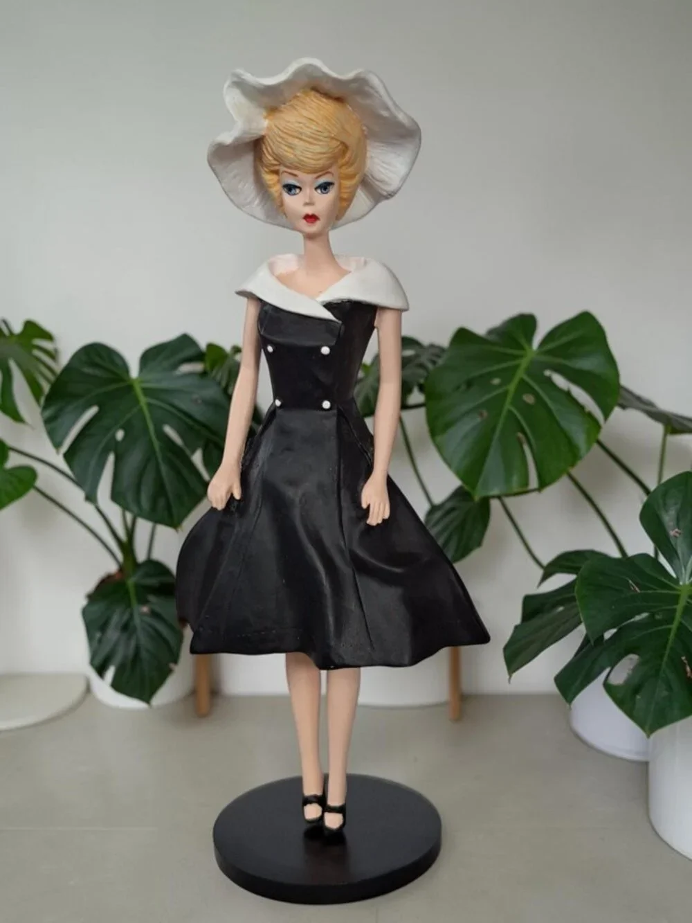 1993 BARBIE The Danbury Mint Classic Figurine Collection 1965 